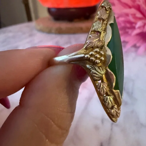 10k jade ring - Picture 4 of 5